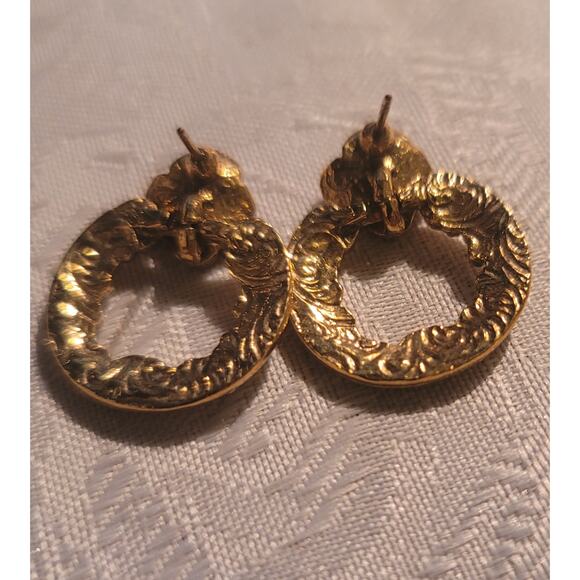 Vtg Gold tone earrings with roses - Picture 5 of 8